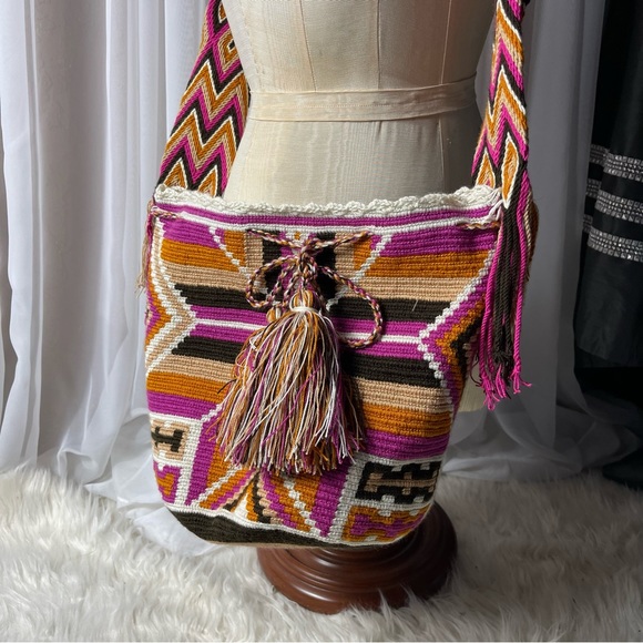 Wayuu Mochila handmade, Patterns & Colorful Bohemian,Boho Crochet Crossbody Bag - Picture 2 of 10